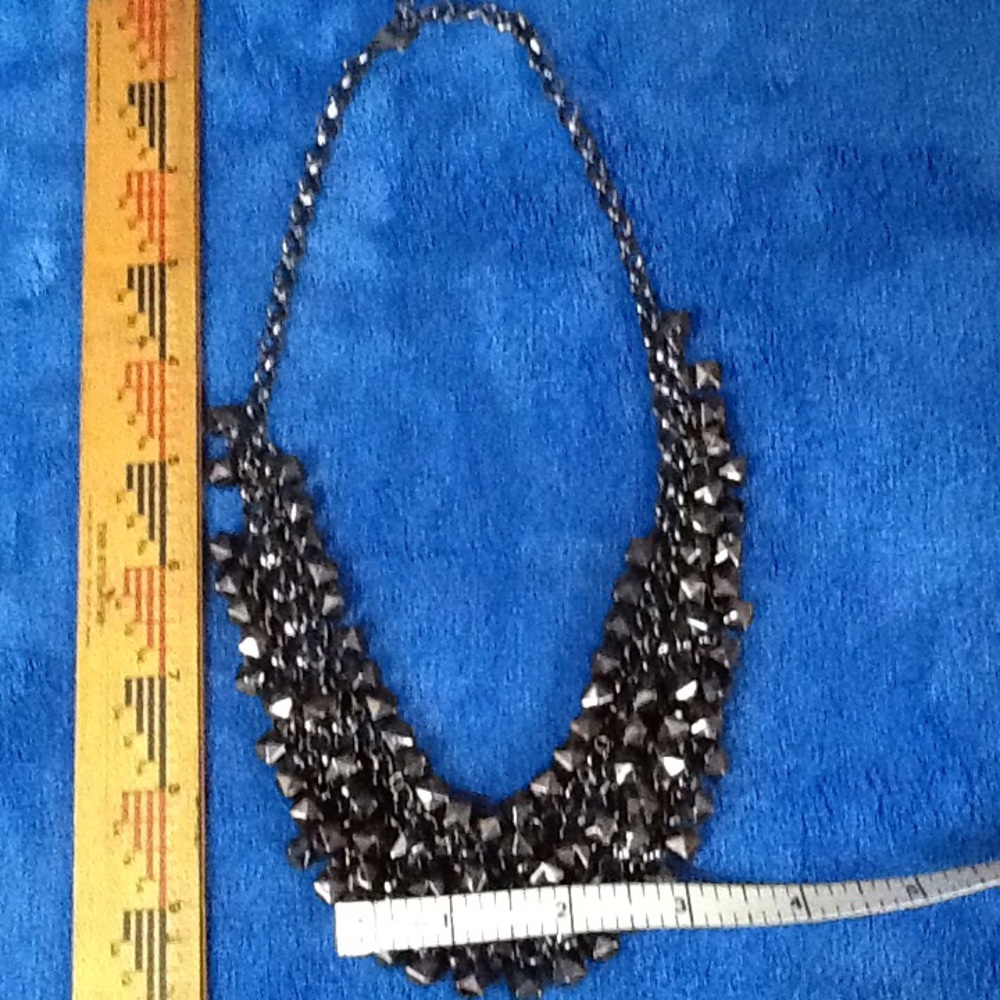 Hematite Fashion Bibb Style Necklace